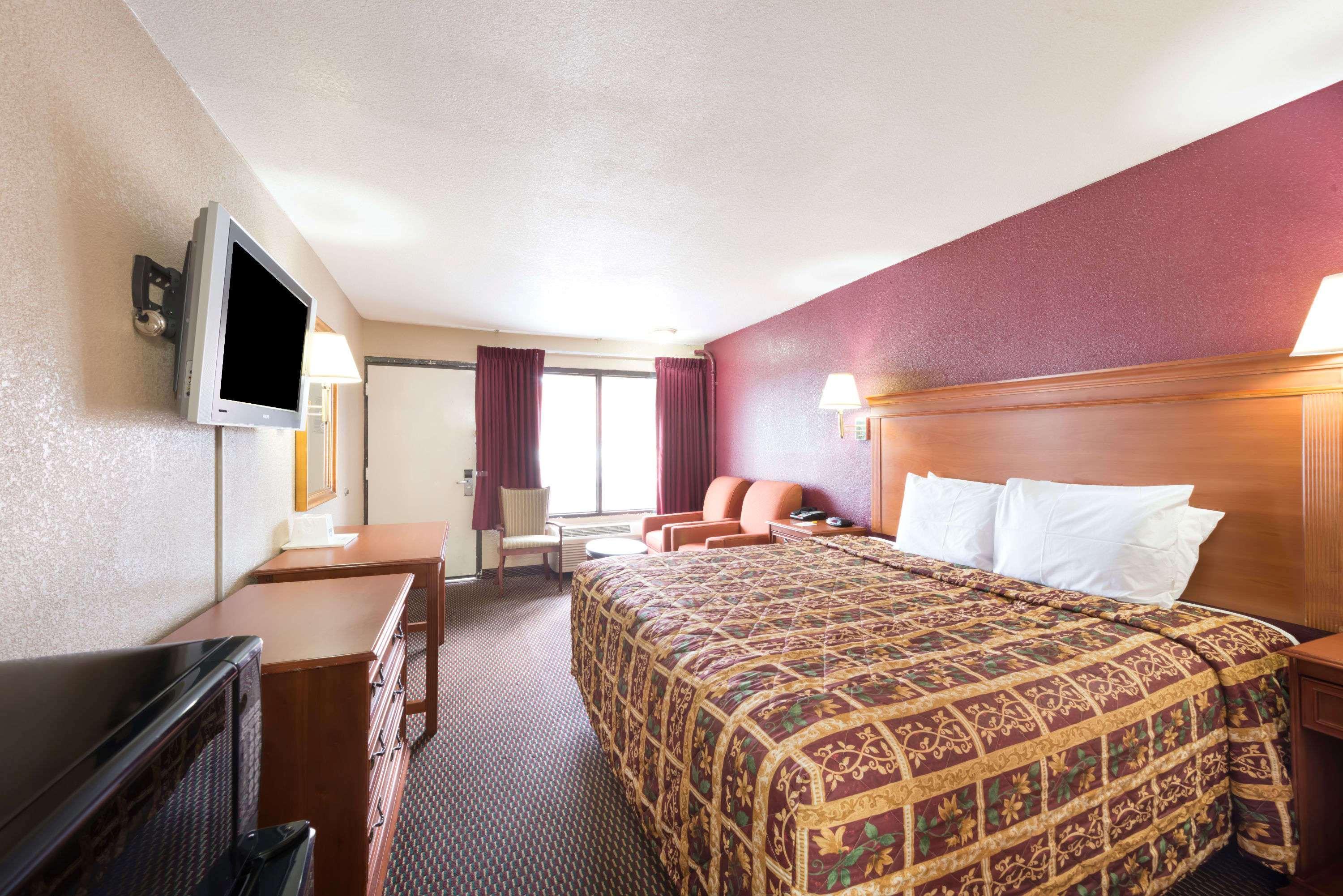 Days Inn By Wyndham San Antonio Splashtown/Att Center Esterno foto