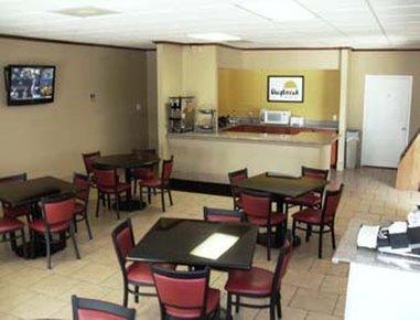 Days Inn By Wyndham San Antonio Splashtown/Att Center Esterno foto